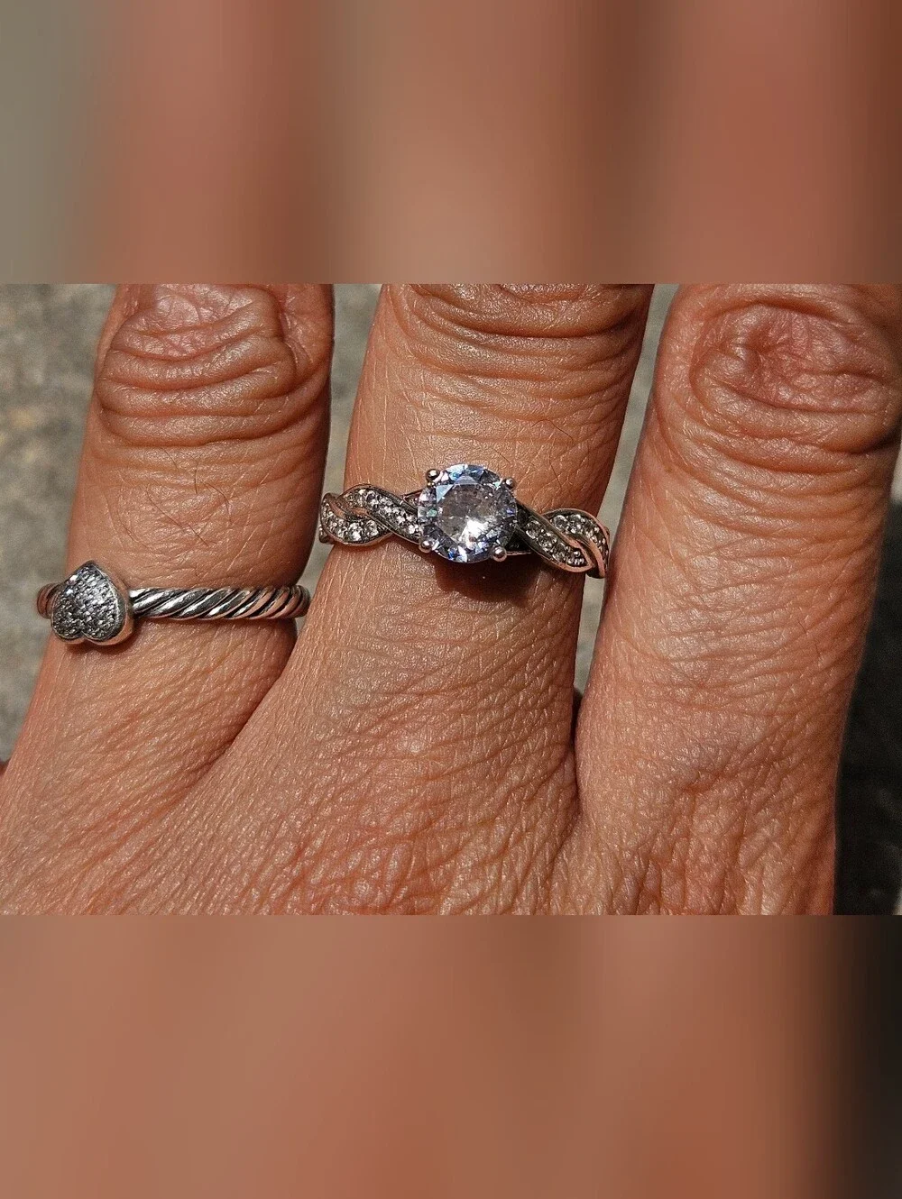 Sterling Silver Solitaire Cubic Zirconia Twist Ring✨️ Size 8